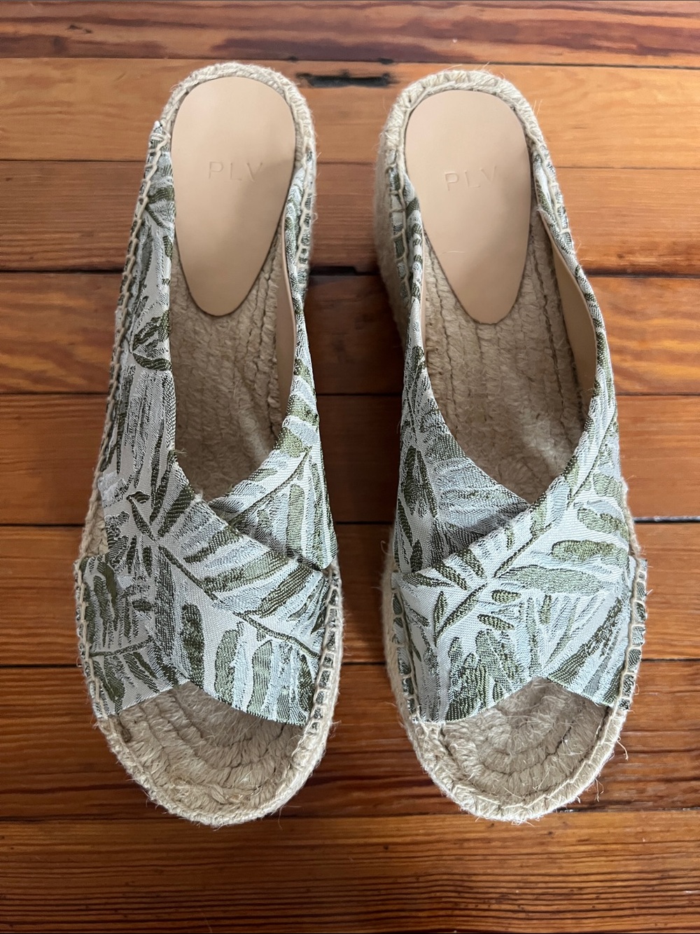 PLV Pour La Victoire Palm Leaf Espadrille Platform Wedge Sandals NWOB Size 8.5M